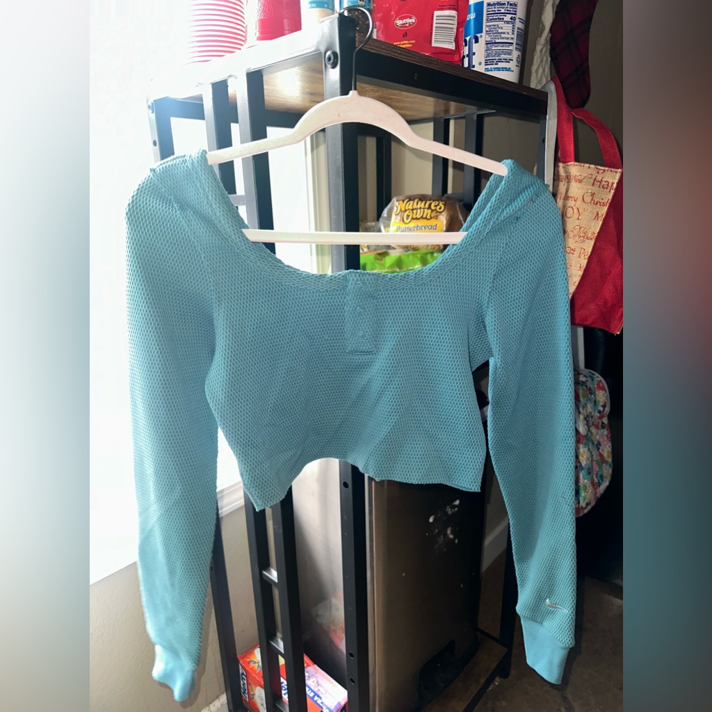 Can Be Off The Shoulder Cropped